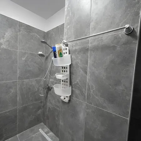 Regency Univers Near Mother Teresa Airport & 10 Min From Centre Appartement *