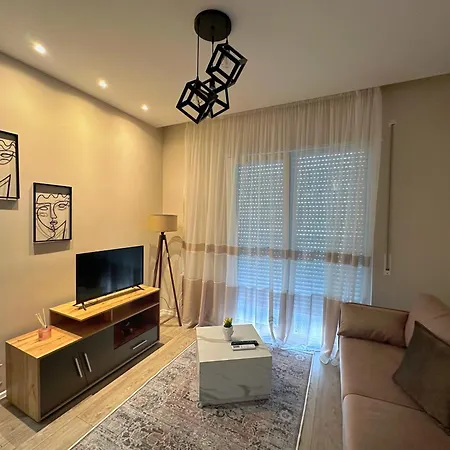 公寓 Regency Univers Near Mother Teresa Airport & 10 Min From Centre 地拉那