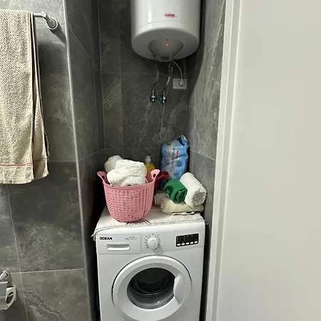 Regency Univers Near Mother Teresa Airport & 10 Min From Centre 公寓 地拉那