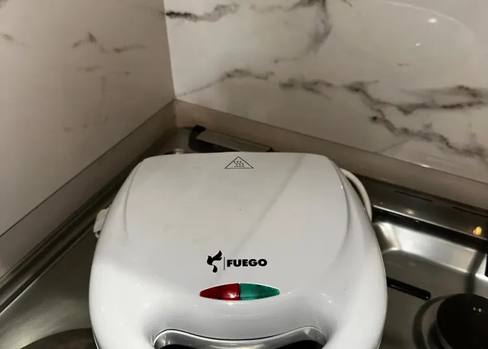 Regency Univers Near Mother Teresa Airport & 10 Min From Centre Lejlighed Tirana